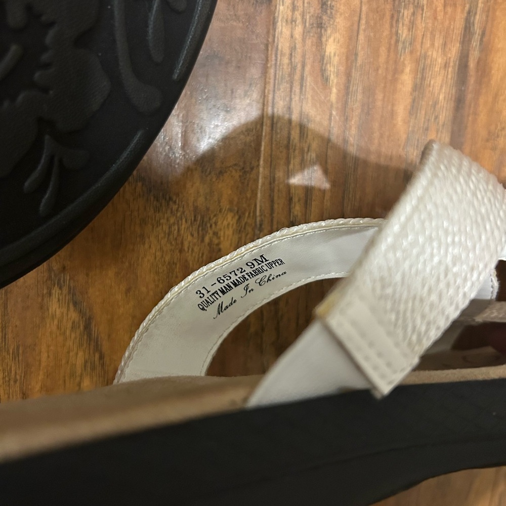 Easy Street Nia Women's Slide Sandals featuring a woven upper and padded insole - Picture 6 of 6